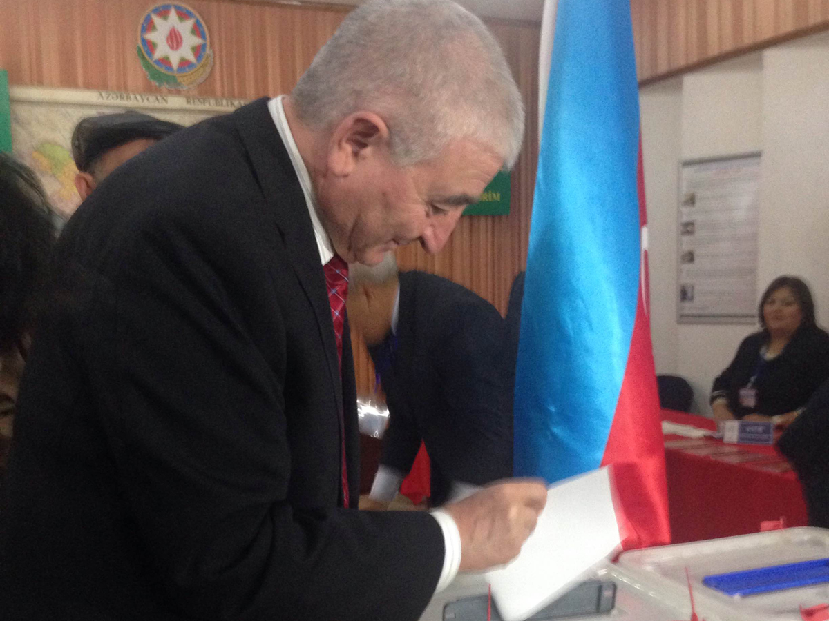 Мазахир Панахов проголосовал на парламентских выборах