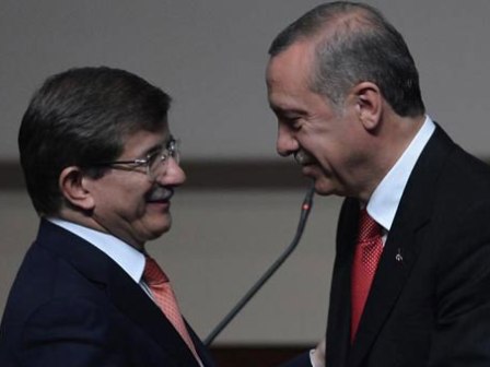 Ərdoğan və Davutoğlu seçki sonrası twitterdə mesajlaşdı