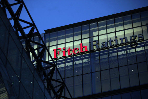 “Fitch Ratings”: Neft şirkətlərinin gəlirləri düşməyə davam edəcək