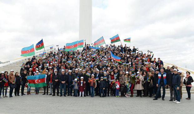 Bakıda “Bayraq yürüşü” keçirildi