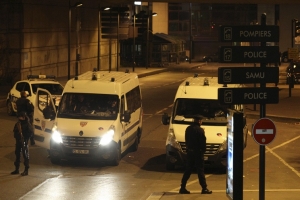 Parisin prokuroru: Terror aktları üç qrup terrorçu tərəfindən törədilib