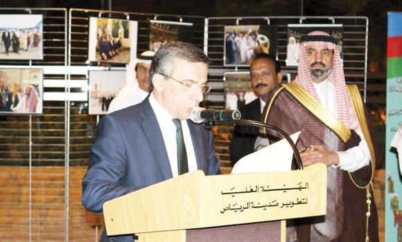 Azerbaijani envoy praises Saudi role in world affairs