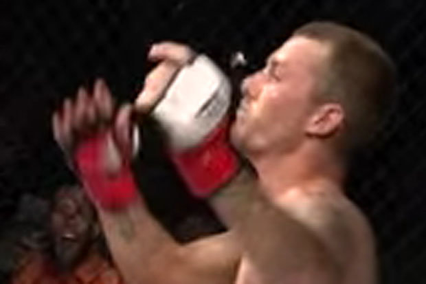 MMA fighter smash opponent’s tooth into row Z in epic video