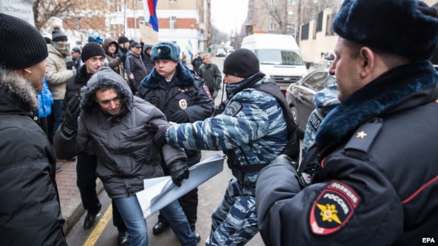 Türkiyənin Moskvadakı səfirliyinə hücum edildi