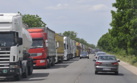 Trucks carrying Turkish exports blocked at Russian border