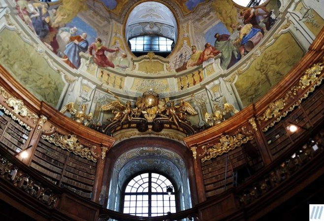 Barokko üslubundakı geniş kolleksiyalı kitabxana – REPORTAJ