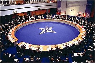 Черногорию пригласили в НАТО