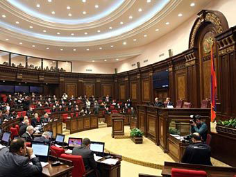 Парламент Армении принял дефицитный бюджет-2016