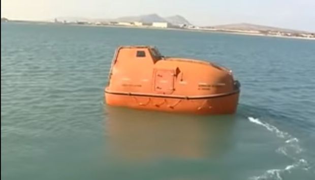 Экспресс-ремонт лодки ПВХ жидкой латкой • полезное видео