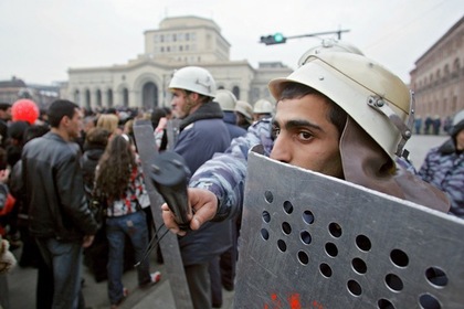 Yerevanda polis və etirazçılar arasında qarşıdurma: saxlanılanlar var