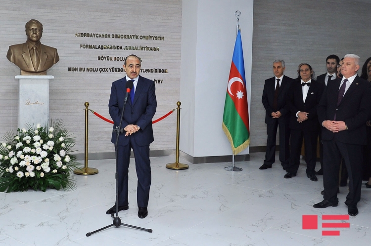 Əli Həsənov: “Televiziya təkcə biznes sahəsi deyil