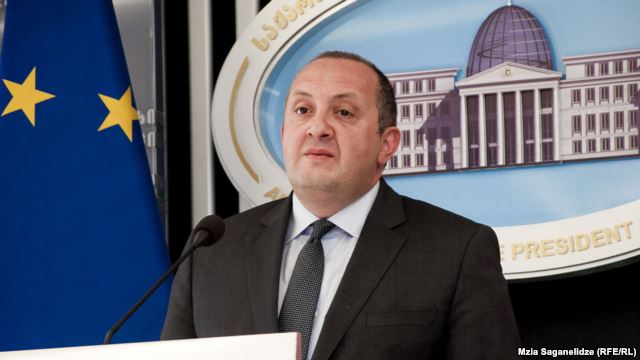 Gürcüstan prezidenti banklara qarşı getdi