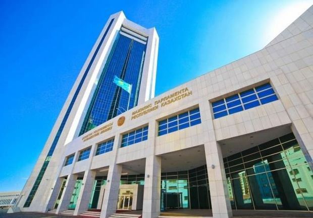 Qazaxıstan parlamenti buraxıldı