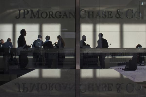 JP Morgan резко ухудшил прогноз цен на нефть