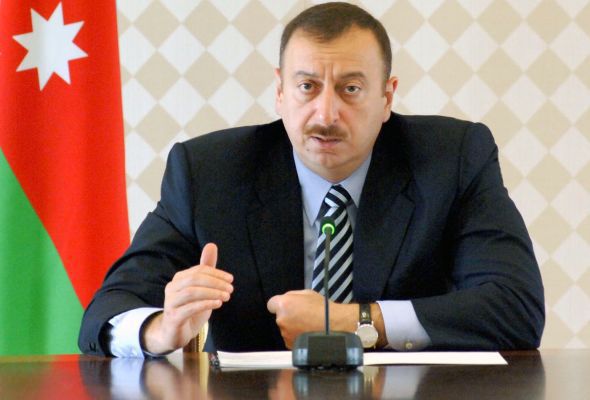 İlham Əliyev məmurları topladı