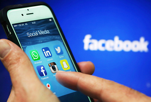 Why you must delete the Facebook app from your smartphone right now