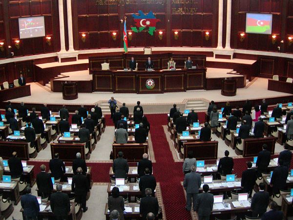 Руководство парламента примет граждан