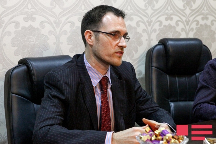 Information officer of US embassy in Azerbaijan visits APA Holding