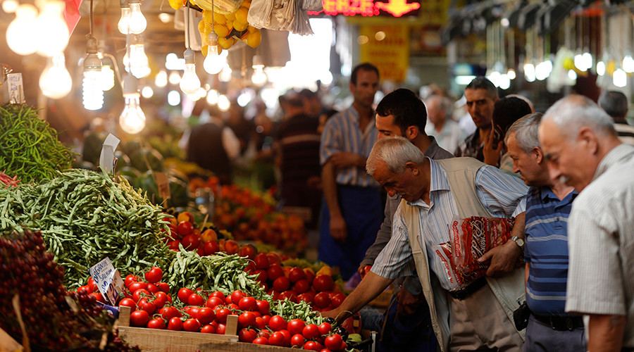 Russia suspects Azerbaijan of re-exporting banned Turkish tomatoes