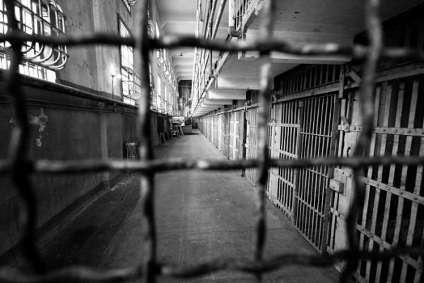 Азербайджан экстрадировал заключенных