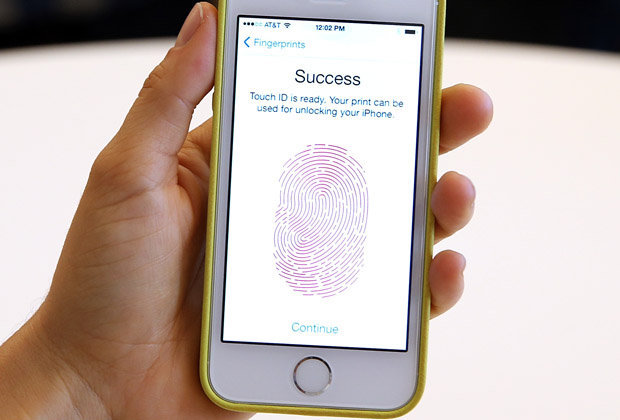 Terrifying 'glitch' that unlocks your iPhone without a password has everyone fooled
