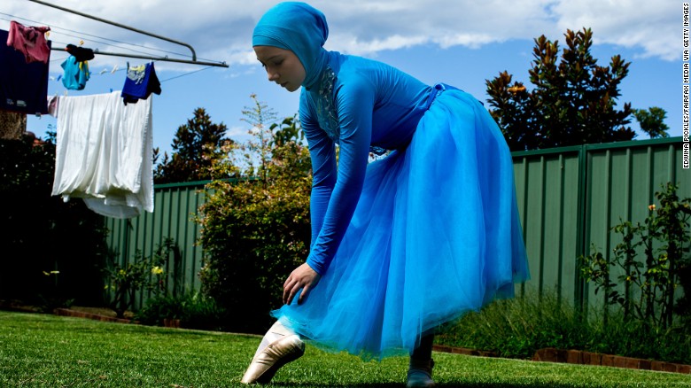 Hijabi ballerina: Aussie teen Stephanie Kurlow melds grace and modesty