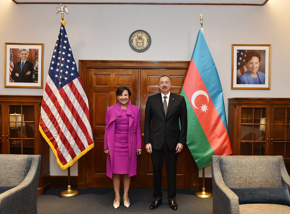 Azeri leader, US secretary of commerce discuss cooperation in various fields