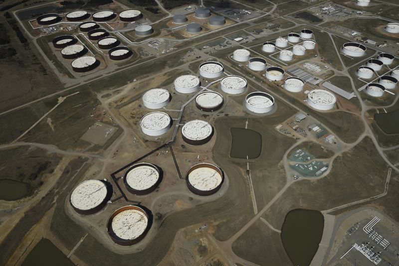 Oil glut up close: How Cushing copes with full crude tanks