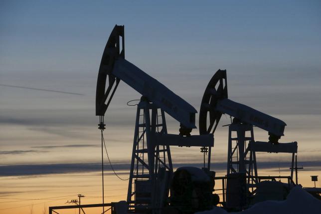 Oil falls as dark clouds appear ahead of producer meeting