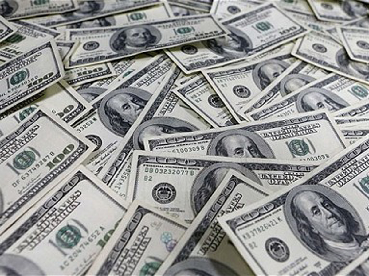SOFAZ sold $2.4 million to four banks