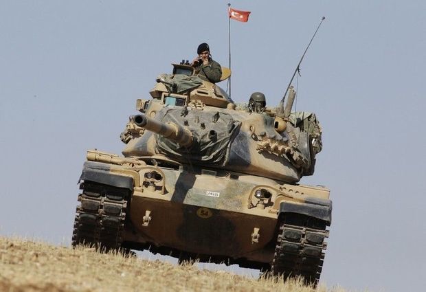 Türkiyə Suriya ilə sərhədə əlavə tanklar yerləşdirib