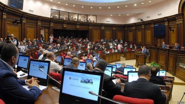 Парламент не обсудит Карабах