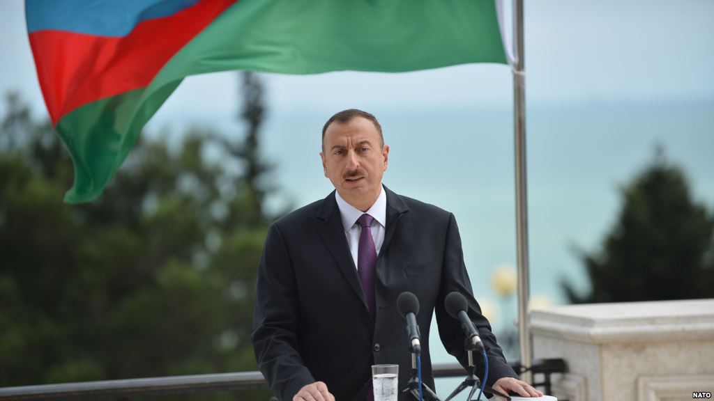 Prezident Azərbaycan Xalq Cümhuriyyətinin şərəfinə ucaldılmış abidəni ziyarət etdi