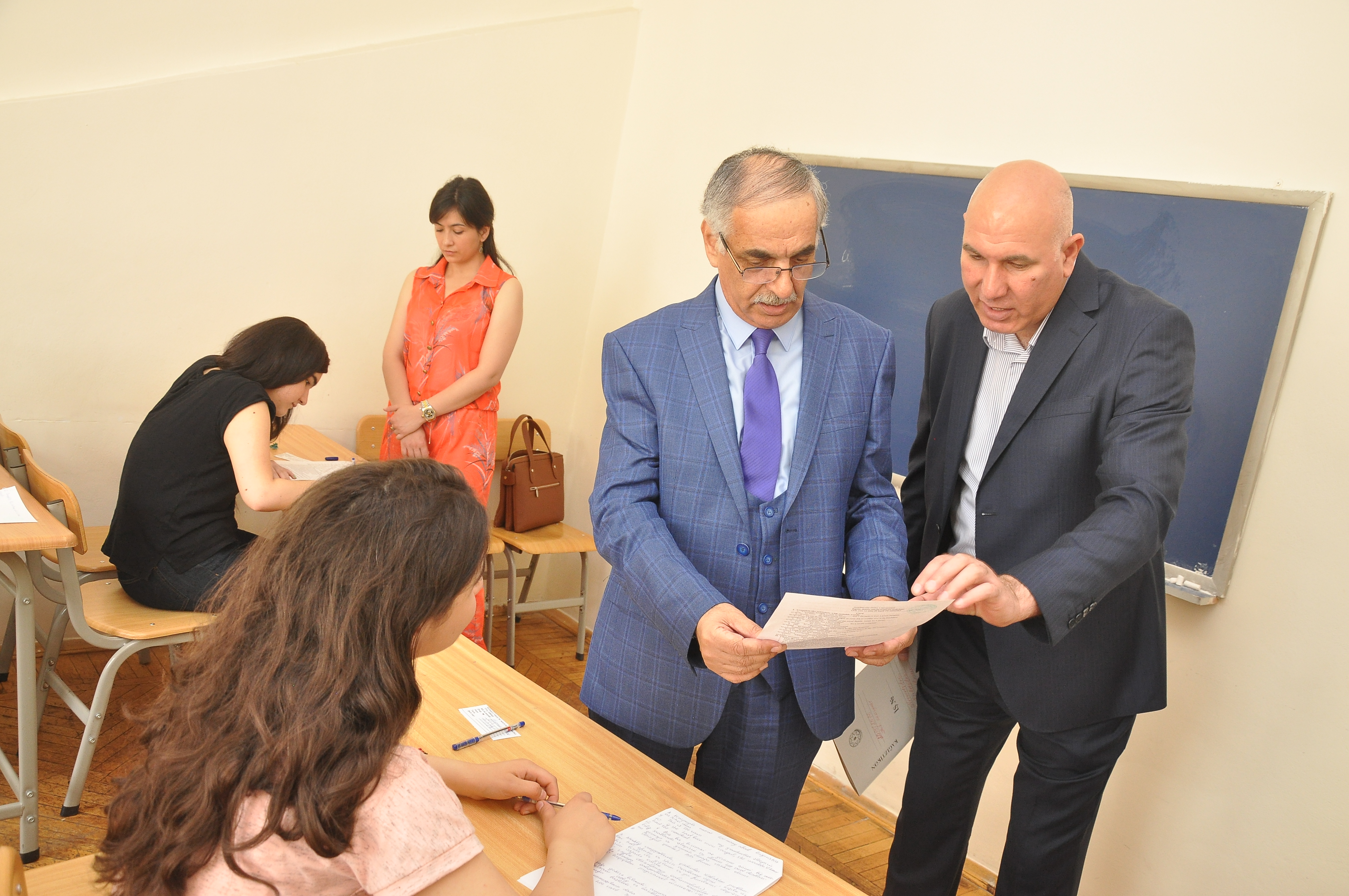 Azərbaycan Dillər Universitetində yay imtahan sessiyasına start verildi - FOTOLAR