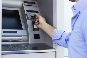 Сокращается количество банкоматов
