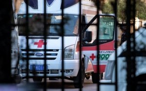 Çində maneəyə çırpılan avtobus yanıb, 30 nəfər ölüb