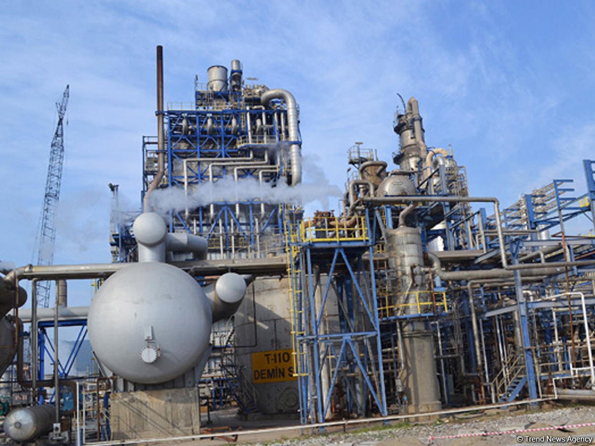Azerbaijan allocates nearly $850M for refinery construction
