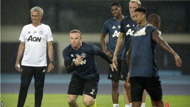 Wayne Rooney predicts return of 'old Manchester United' under Jose Mourinho