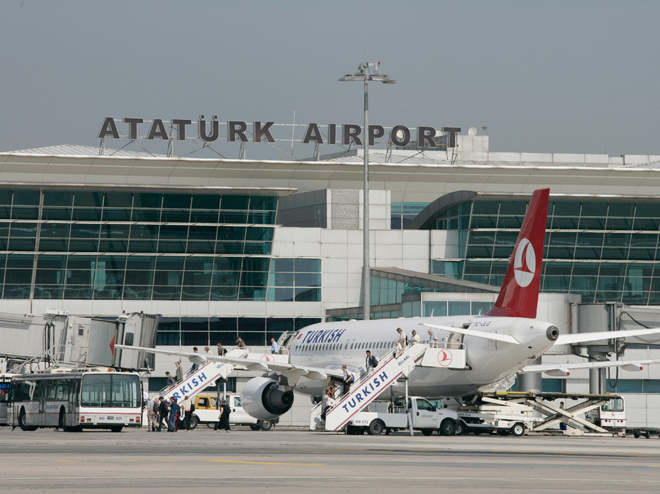 İstanbul aeroportu terror təhlükəsindən bağlandı