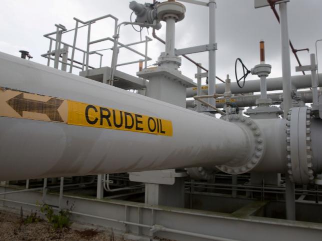 Oil prices fall on U.S. crude inventory build