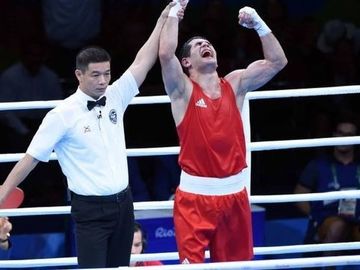 Azerbaijani boxer in semifinals at Rio 2016