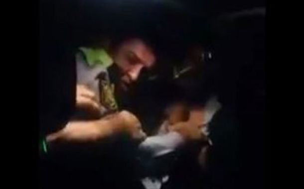 Sumqayıtda sərxoş sürücü ilə yol polisi əməkdaşı arasında dava — VİDEO