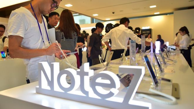 Samsung takes £4.4bn hit to profits from Note 7 fallout