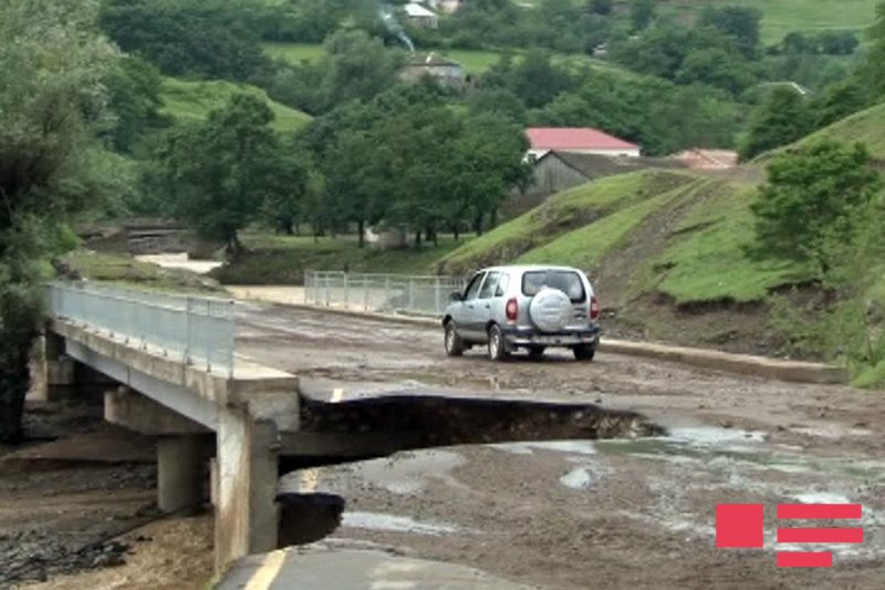 Su bəndinin aşması nəticəsində bağlanan Ələt-Astara yolu açıldı - YENİLƏNİB