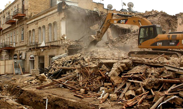  1000 buildings in disrepair to be torn down in Baku