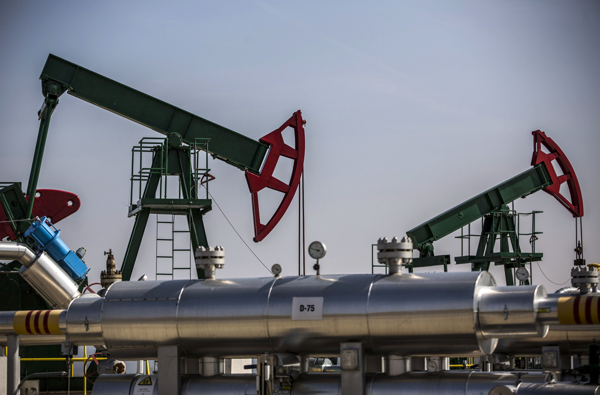 Azerbaijani oil price continues to decline