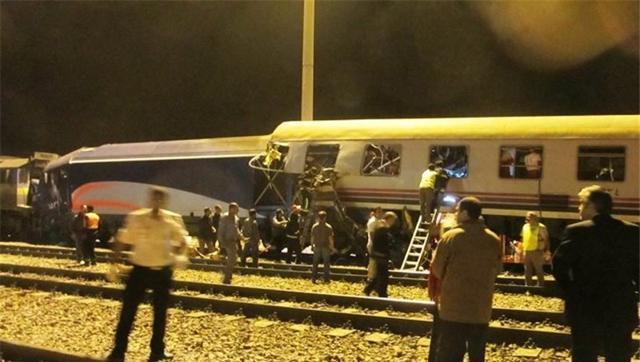 Azerbaijani official expresses condolences over train incident in Iran