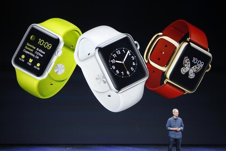 Apple Watch sales to consumers set record in holiday week