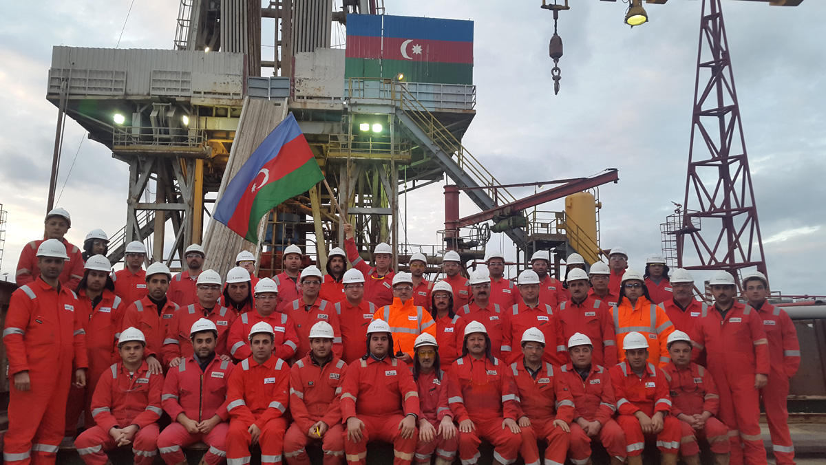 SOCAR commissions highly productive well in Caspian Sea - PHOTO