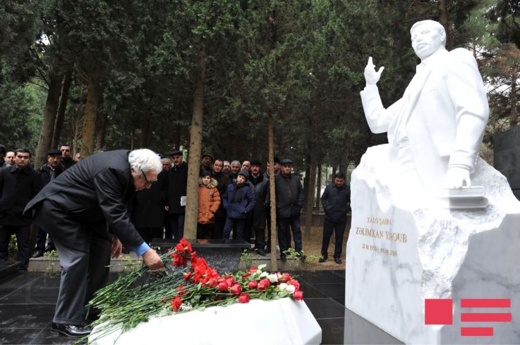 Zəlimxan Yaqubun məzarüstü abidəsinin açılışı olub - FOTOLAR